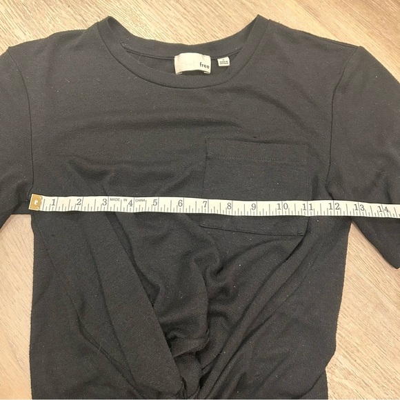 Wilford Free Aritzia twist front crop T-shirt black - Picture 5 of 8